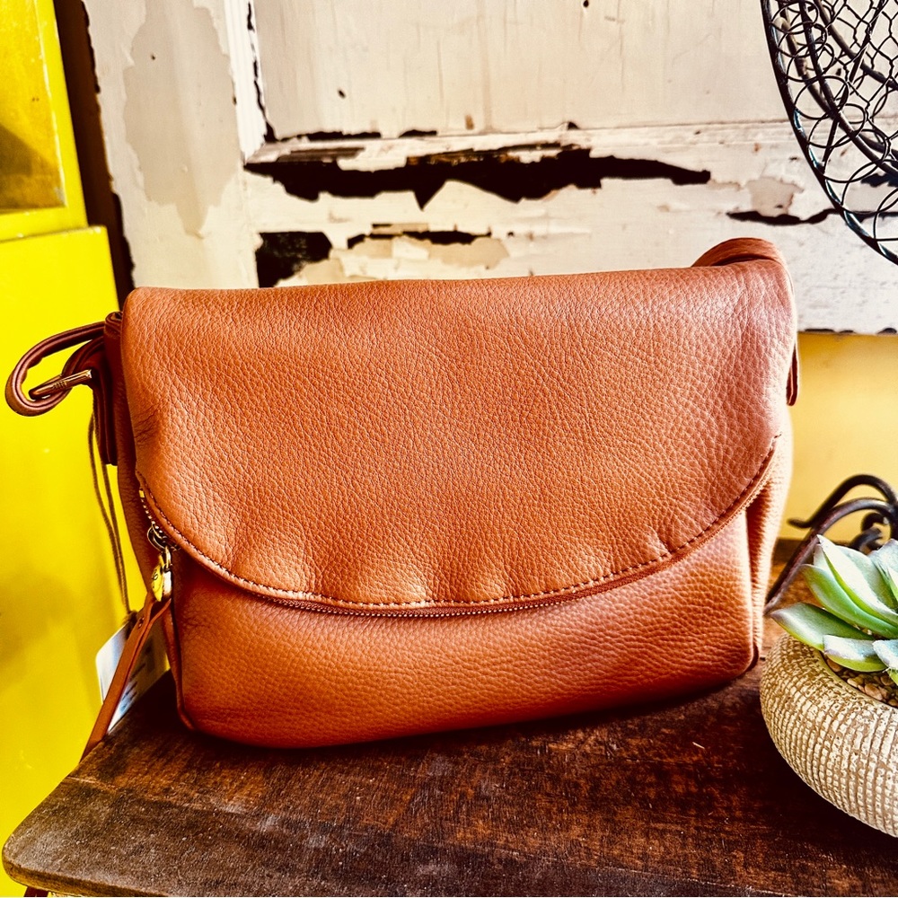 Fern NWT Messenger Crossbody Cashew Color